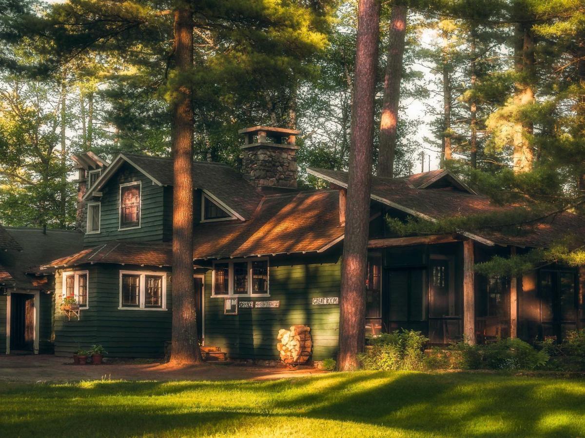 Отель White Pine Camp Paul Smiths Экстерьер фото