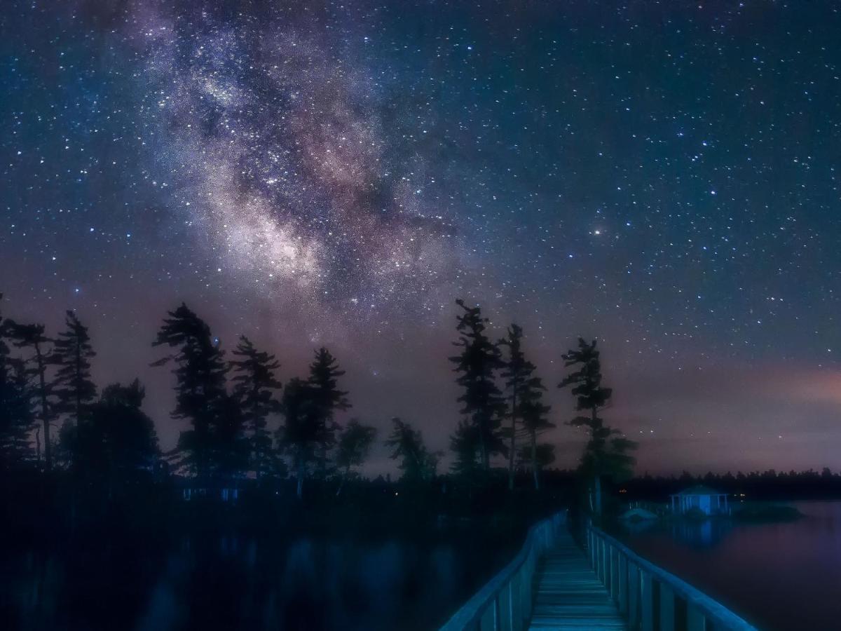 Отель White Pine Camp Paul Smiths Экстерьер фото