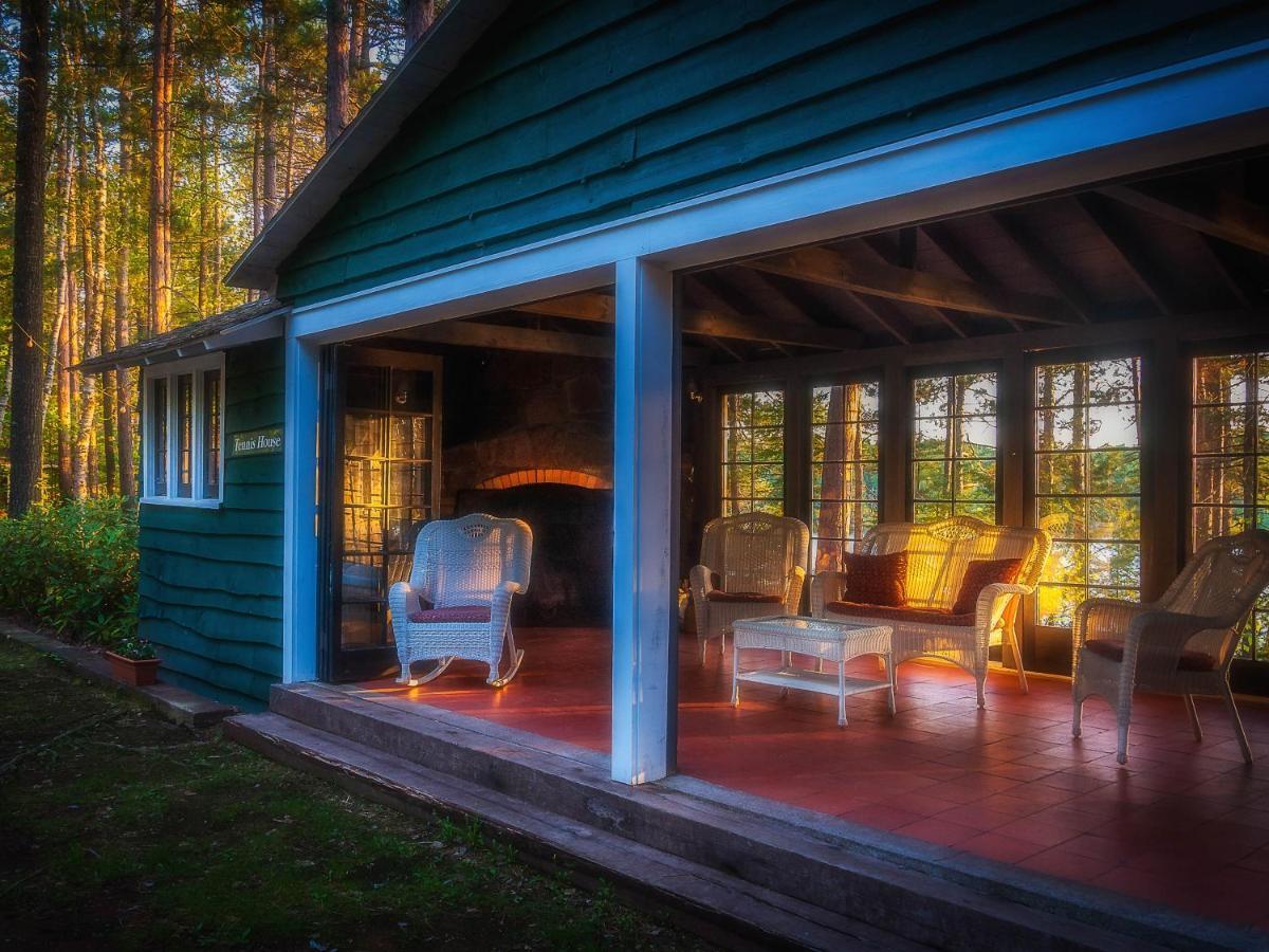 Отель White Pine Camp Paul Smiths Экстерьер фото